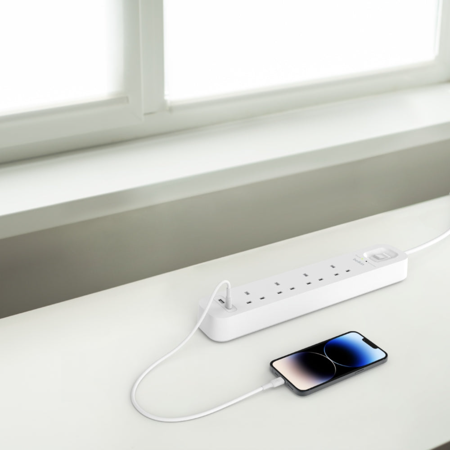 Belkin SURGE 6 Outlet- 2 USB 2.4A -IR