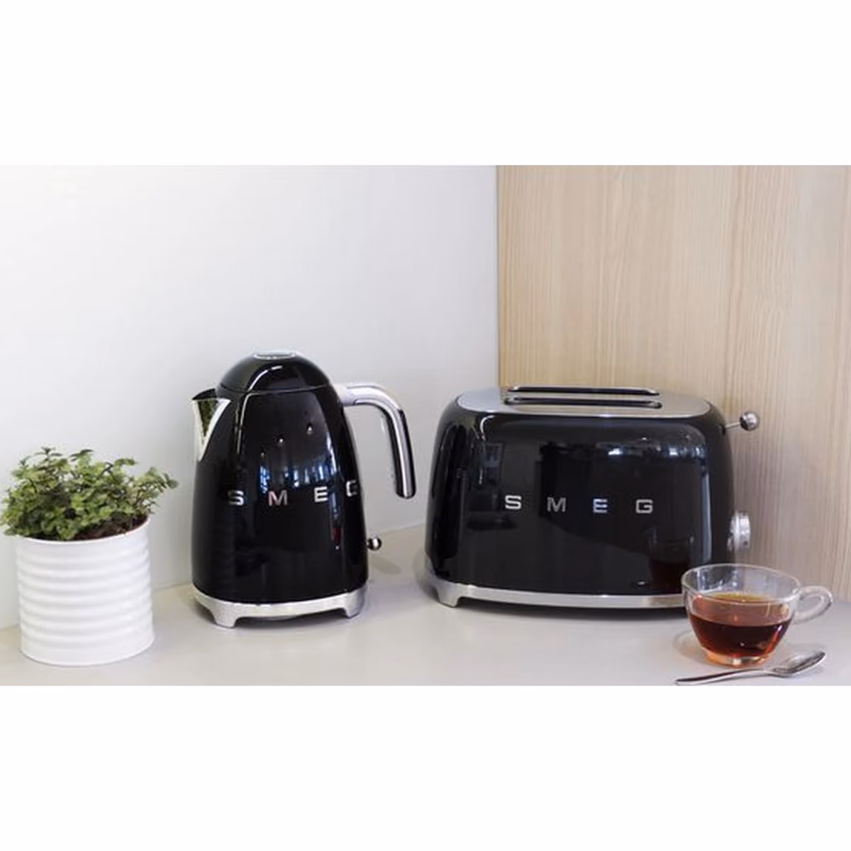 SMEG 4 SLICE TOASTER BLACK COLOR - SMEG 4 SLICE TOASTER BLACK COLOR